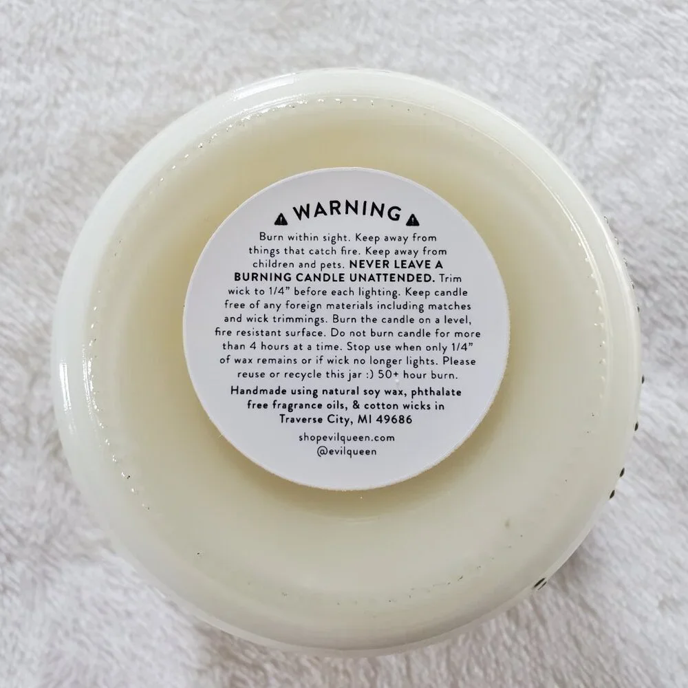 Evil Queen Skeleton Club Candle - Picture 4 of 4